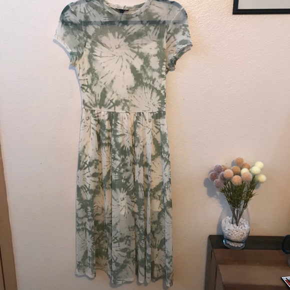 As U Wish Dresses & Skirts - As U Wish Green tie-dye midi dress, small